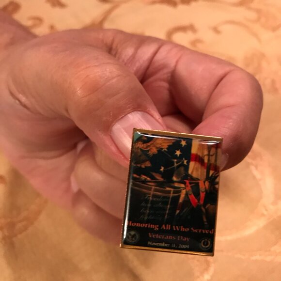 Veteran's Day Pins (6) - Picture 2 of 7